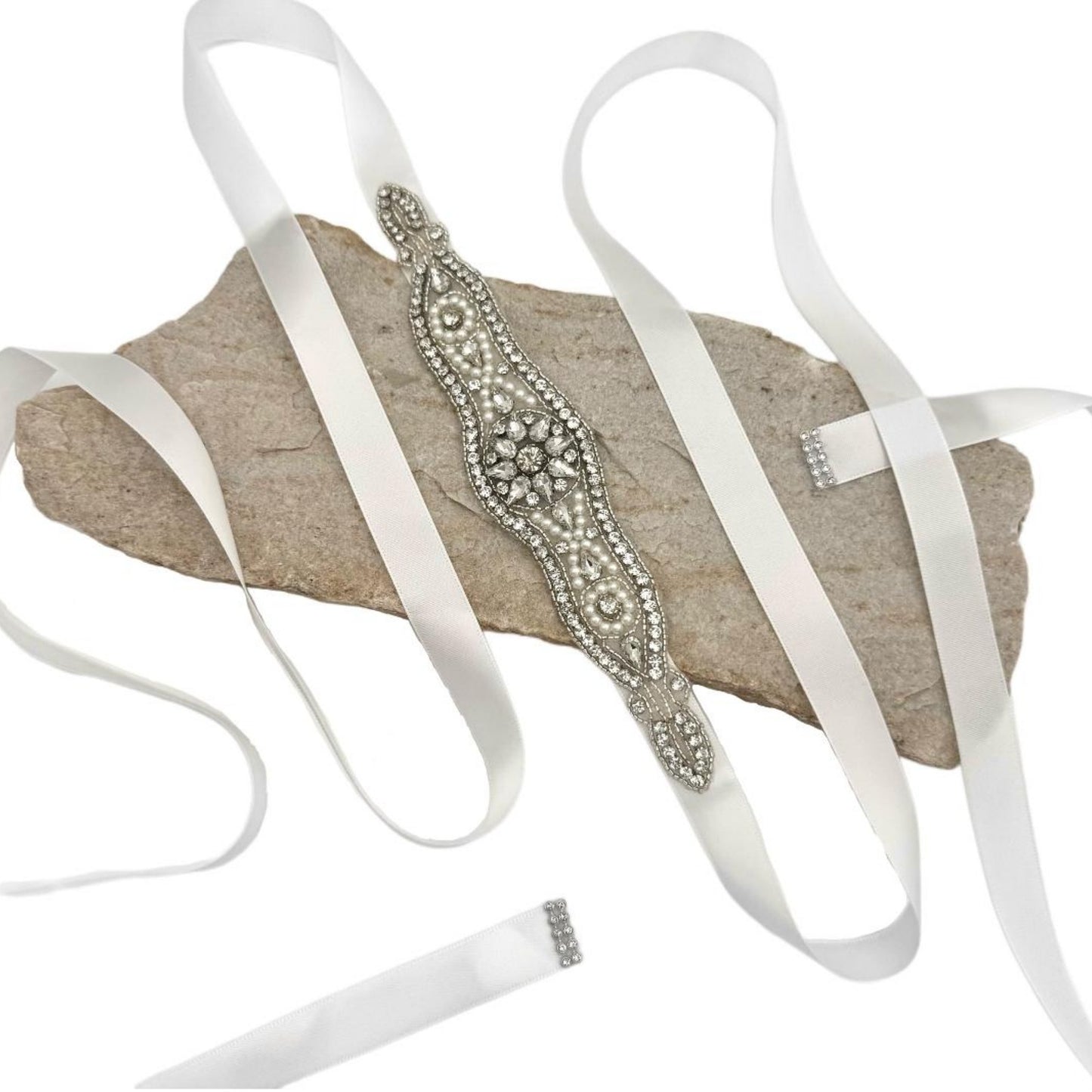 BS18 white rhinestone pearl belt