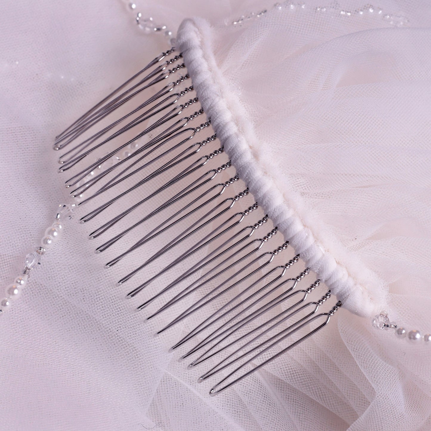 BRIDELLA BV107 1 Piece Handmade Crystal Beaded Bridal Veil With Comb Suitable For Weddings Parties Photo Shoots Fingertip Length