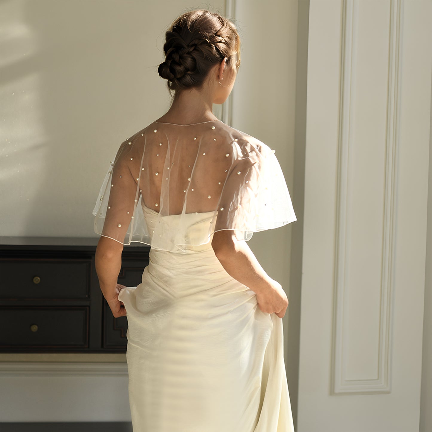 BRIDELLA BMG02 Short Pearl Rhinestone Bride Shawl Wedding Accessories Woman Cape Short Coat Pin Fix Party Strapless Dress