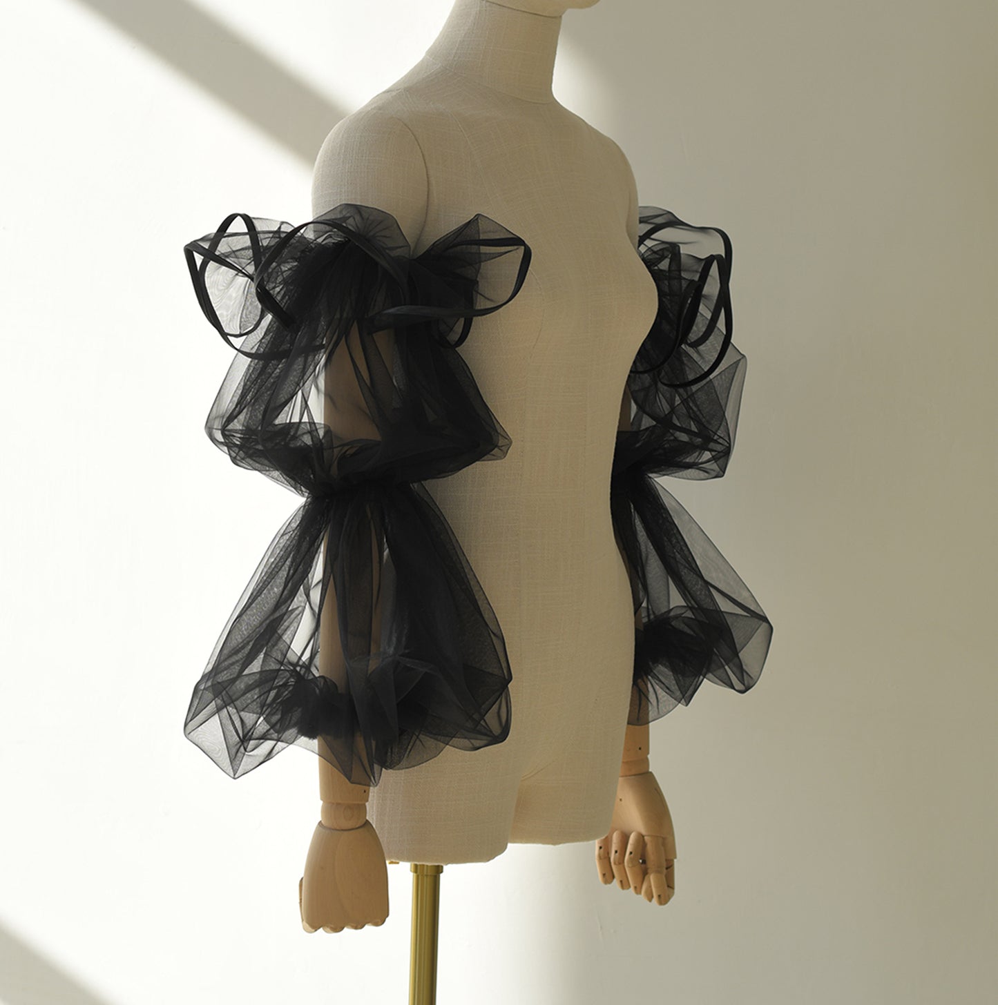 BRIDELLA BMM37 A Pair Of Lantern Sleeves Long Black Bridal Sleeves Satin Ribbon Hem Mesh Fingerless Gloves Romantic Flesh-Covering Wedding Dress With Detachable Sleeves