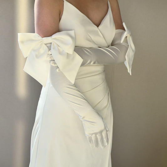 VM42 white satin gloves