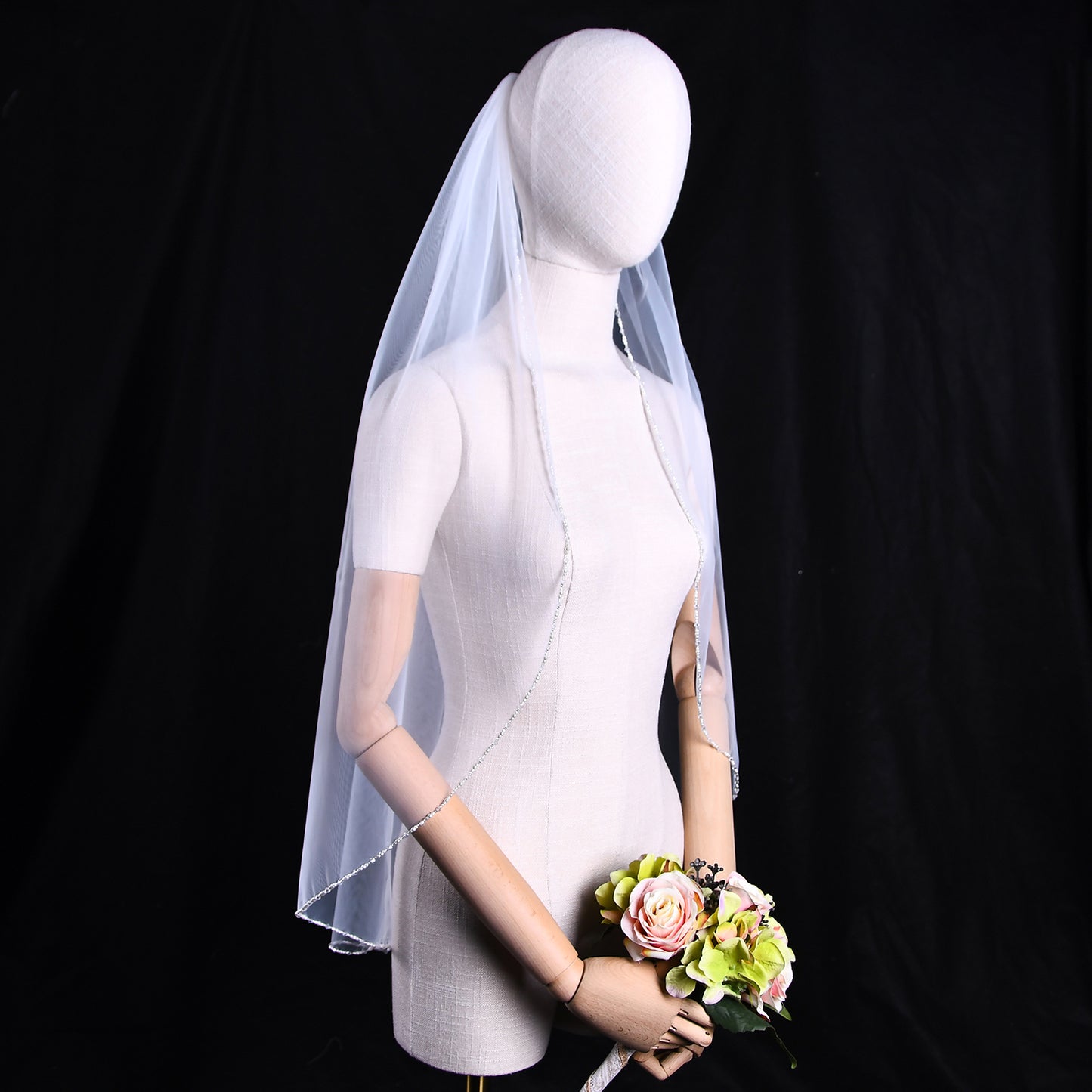 BRIDELLA BV107 1 Piece Handmade Crystal Beaded Bridal Veil With Comb Suitable For Weddings Parties Photo Shoots Fingertip Length
