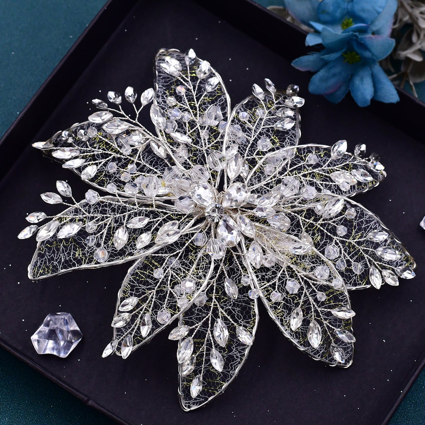BRIDELLA BHP217 Vintage Hairwear Wedding Hair Jewelry Bridal Crown Silver Rhinestone Wedding Tiara Feather Wedding Headpieces