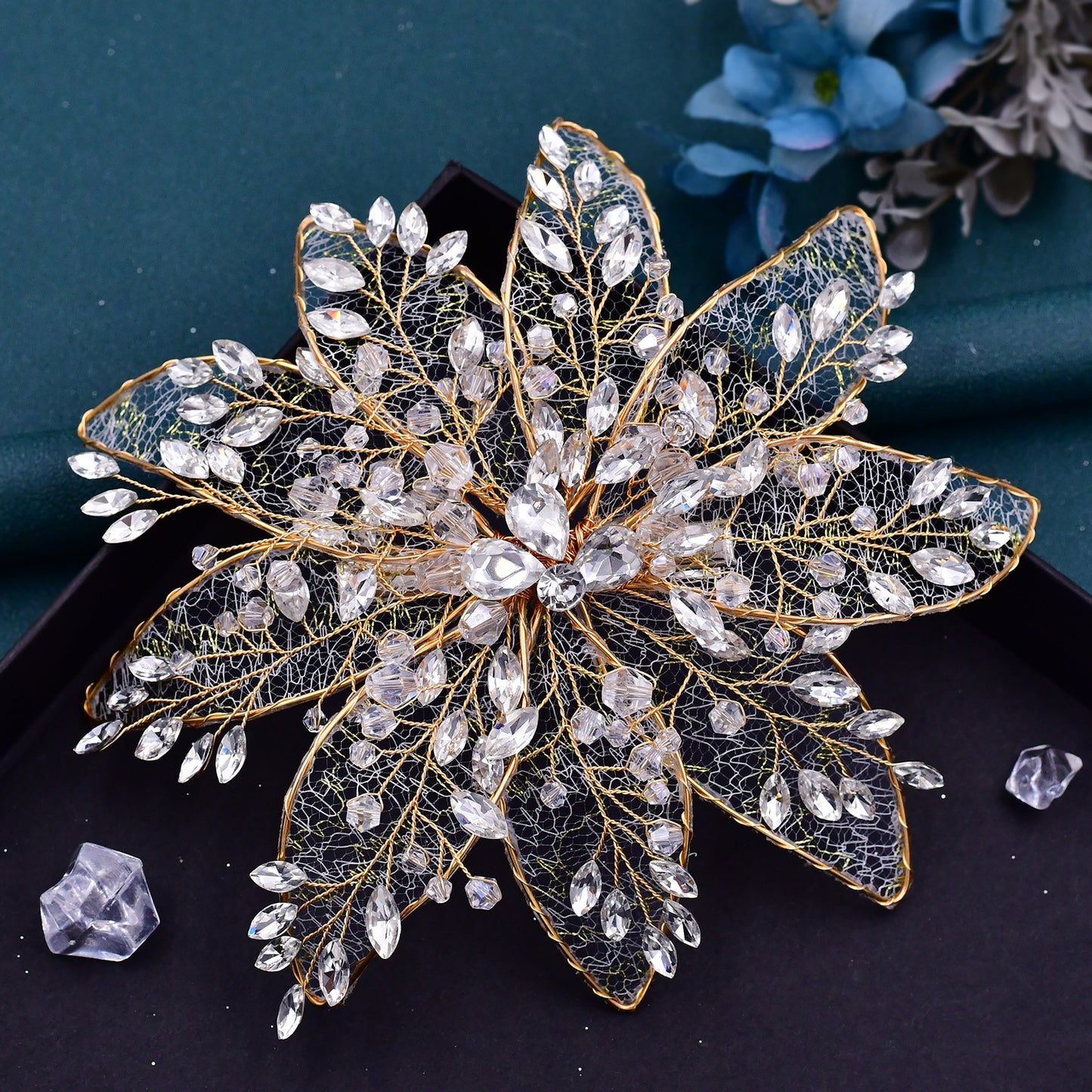 BRIDELLA BHP217 Vintage Hairwear Wedding Hair Jewelry Bridal Crown Silver Rhinestone Wedding Tiara Feather Wedding Headpieces