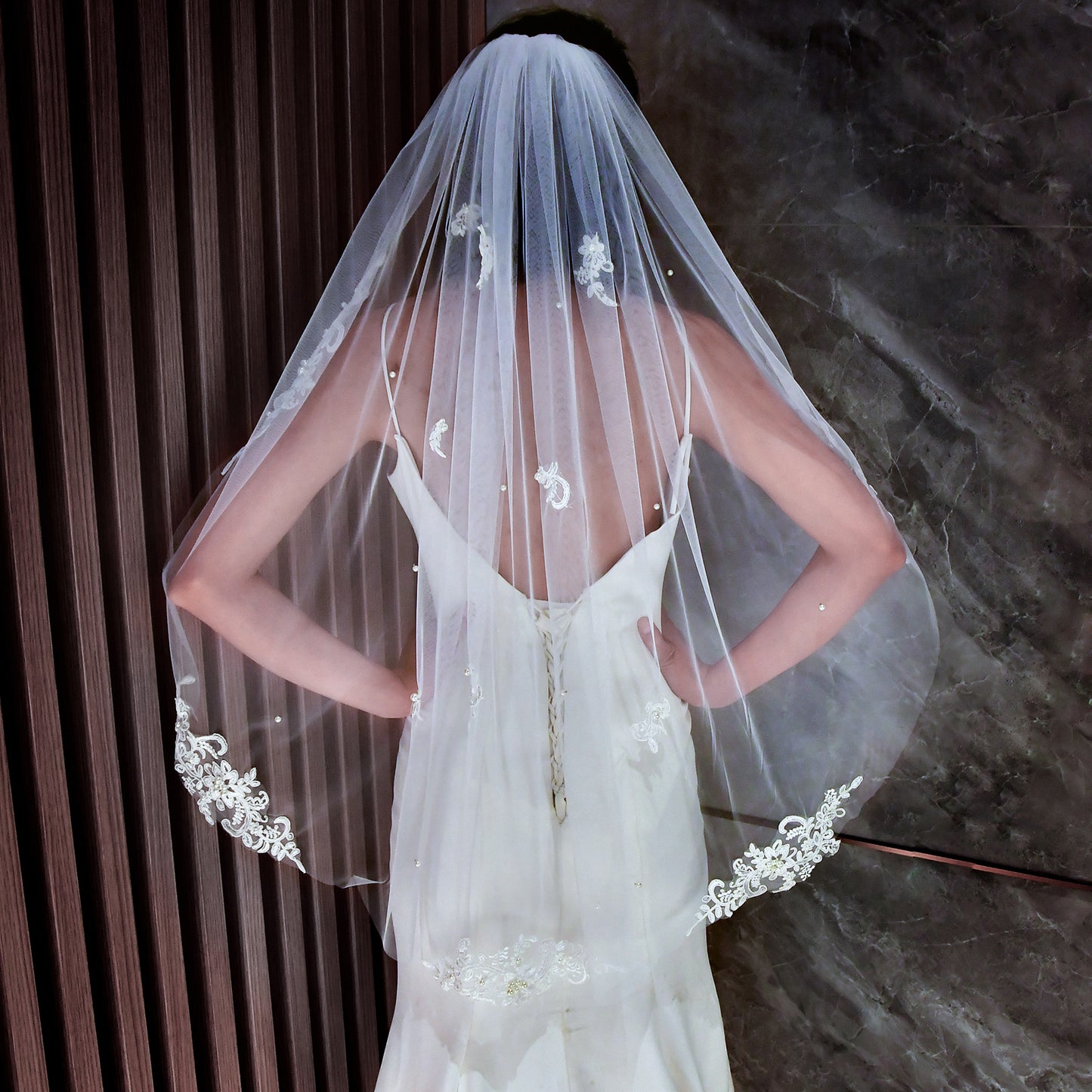 BRIDELLA BM33 Single Layer Short Embroidery Decorated With Hair Comb Bridal Veil