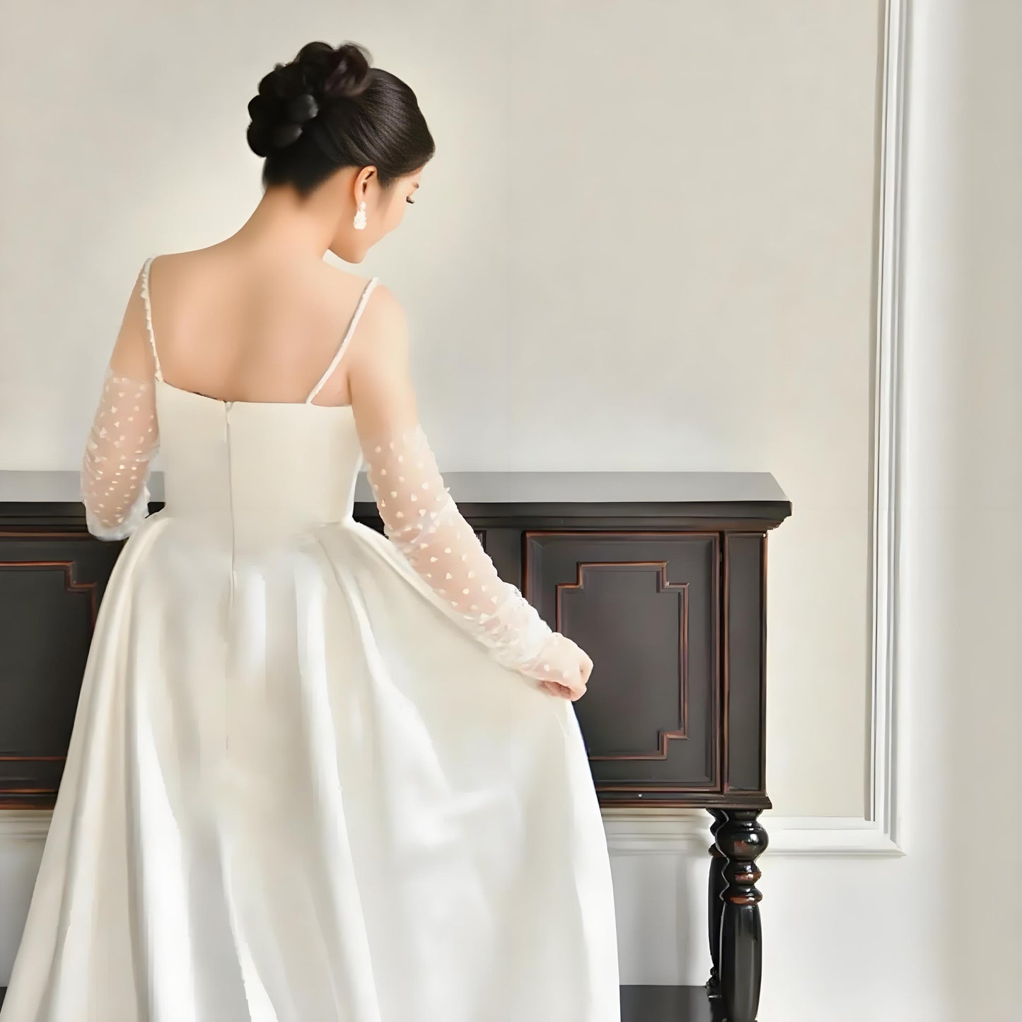 BRIDELLA BG33 Bridal Gloves White Mesh Long Sleeves Heart-Shaped Wave Embellished Sleeves High-End Wedding Dress Accessories Sleeves