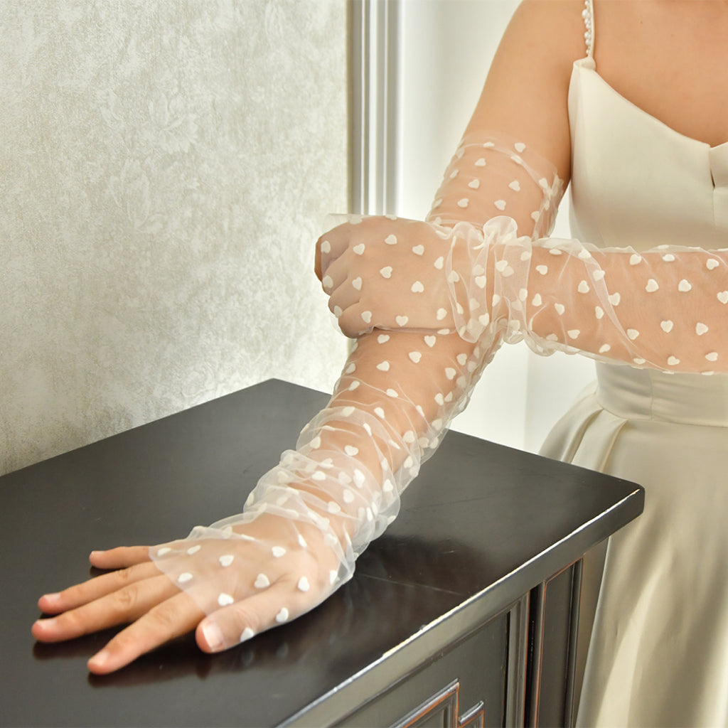 BRIDELLA BG33 Bridal Gloves White Mesh Long Sleeves Heart-Shaped Wave Embellished Sleeves High-End Wedding Dress Accessories Sleeves