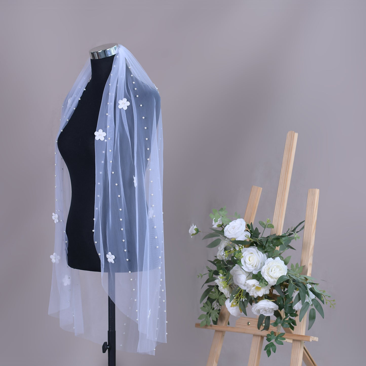 BRIDELLA BV193 Romantic 3D Flower Pearl Bridal Veil Single Layer Fingertip Length with Comb Elegant Wedding Veil
