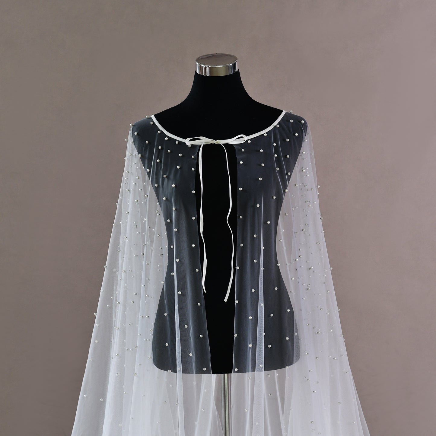 VG17-I white pearl mesh shawl