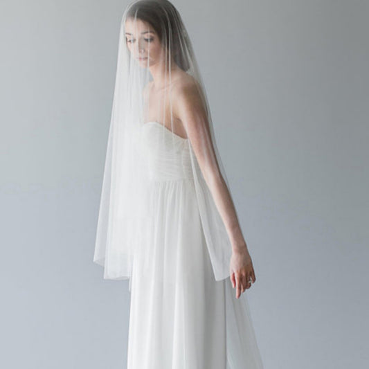 V131-IY1 white mesh veil