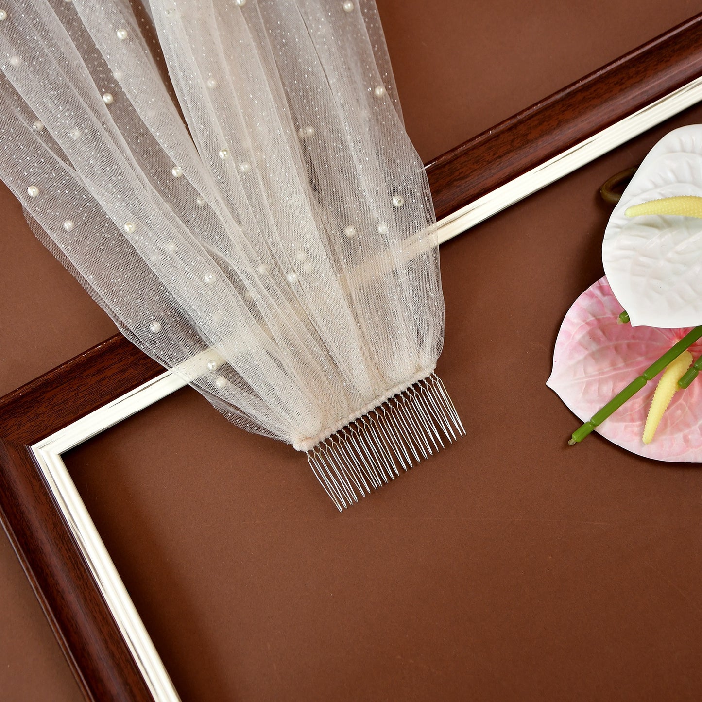 V91A-IY1 white pearl mesh veil