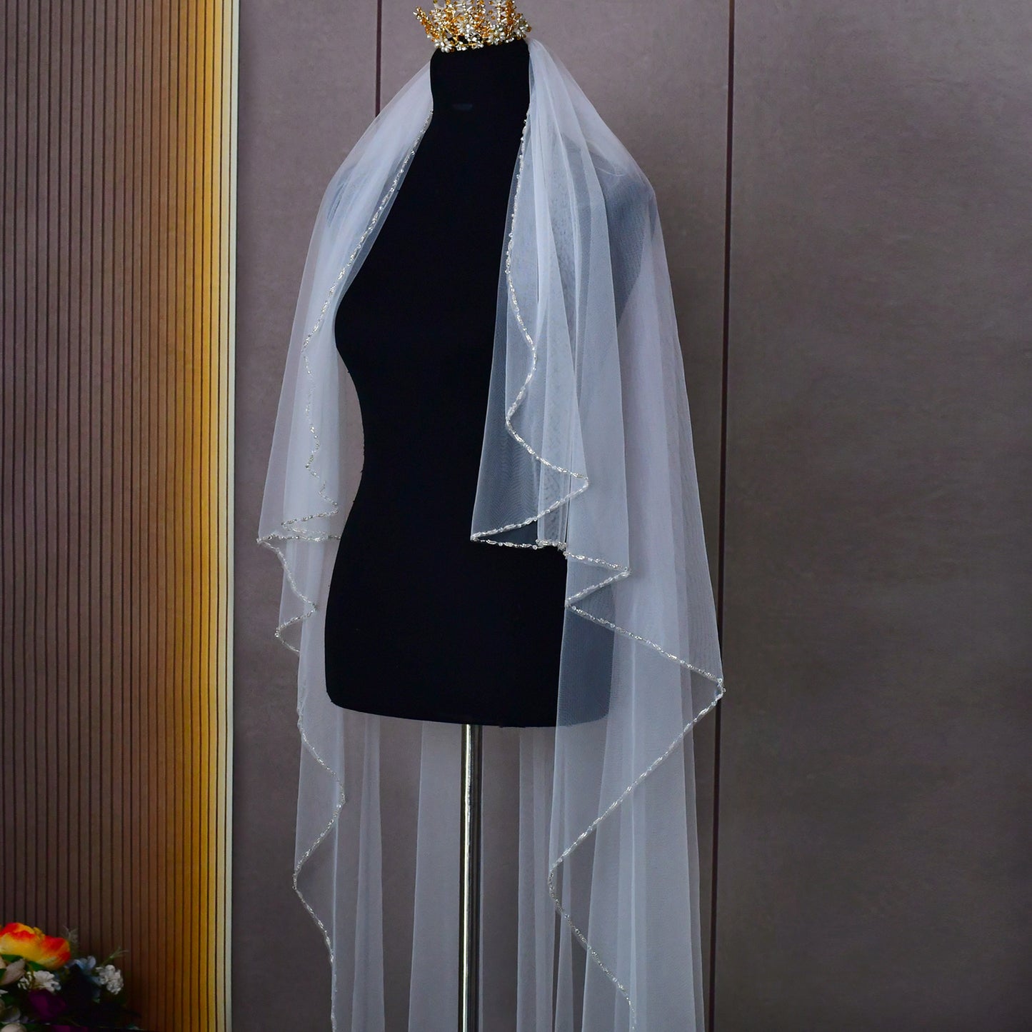 V132-IY1.5 white mesh veil