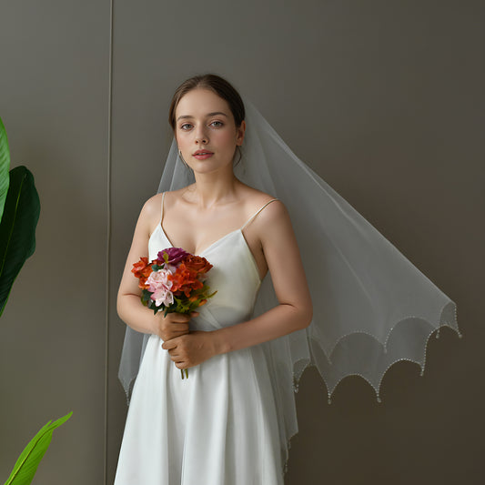 V218-I white mesh veil