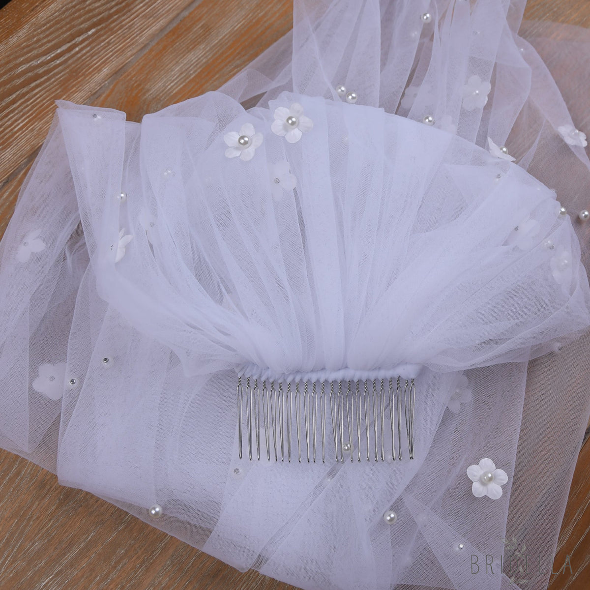 V83-WY0.75 white pearl mesh hair comb