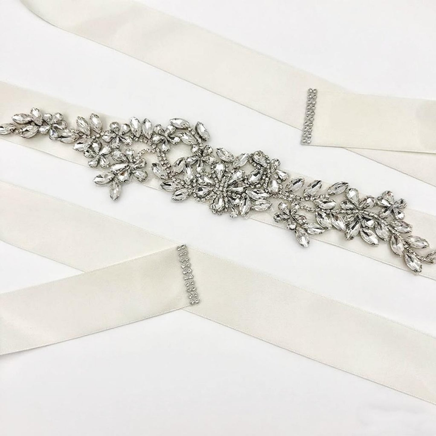 BS283-Off white red rhinestone belt