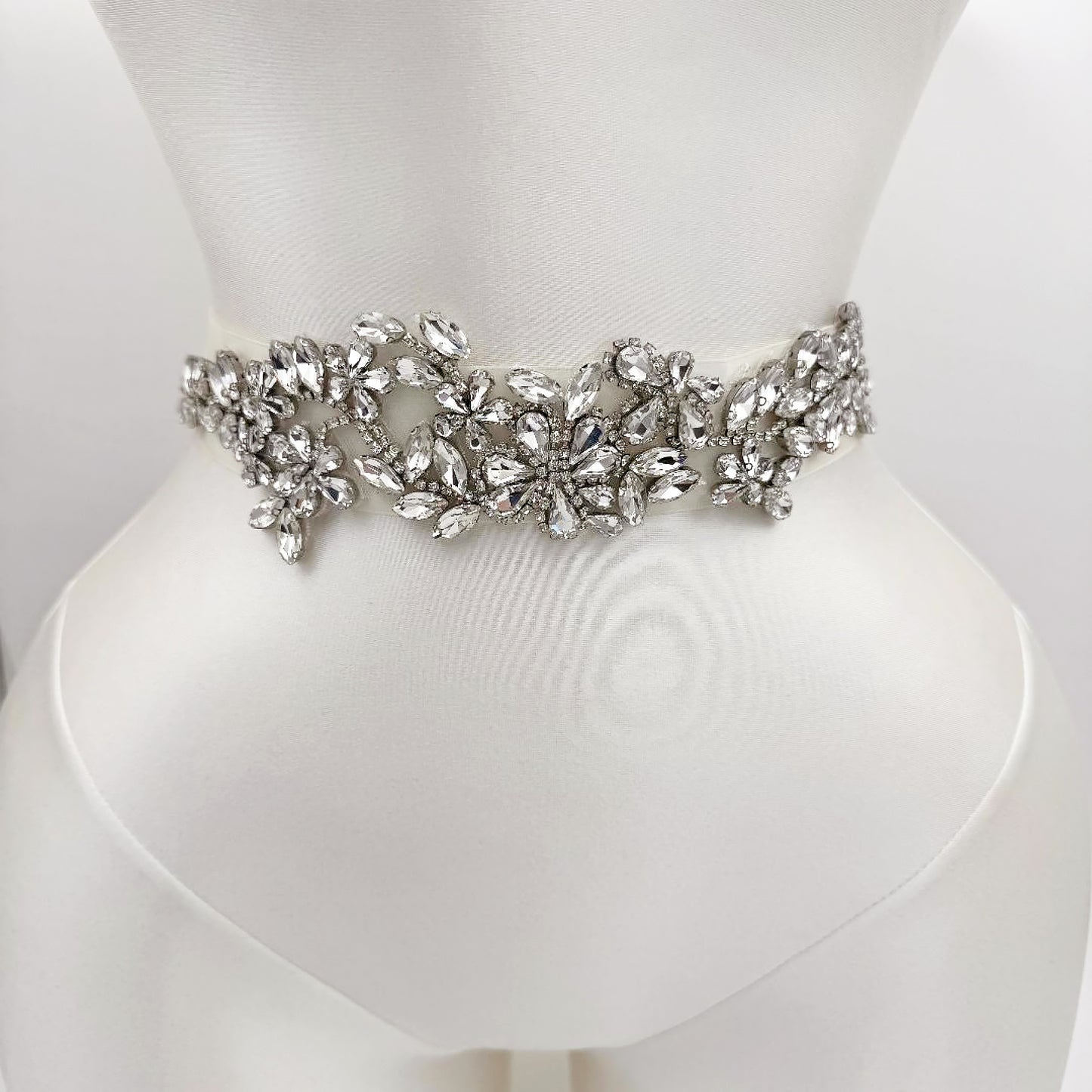 BS283-Off white red rhinestone belt