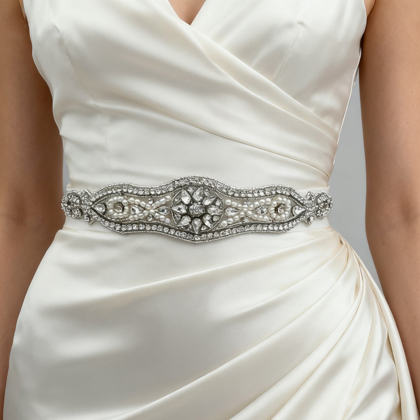 BS18 white rhinestone pearl belt