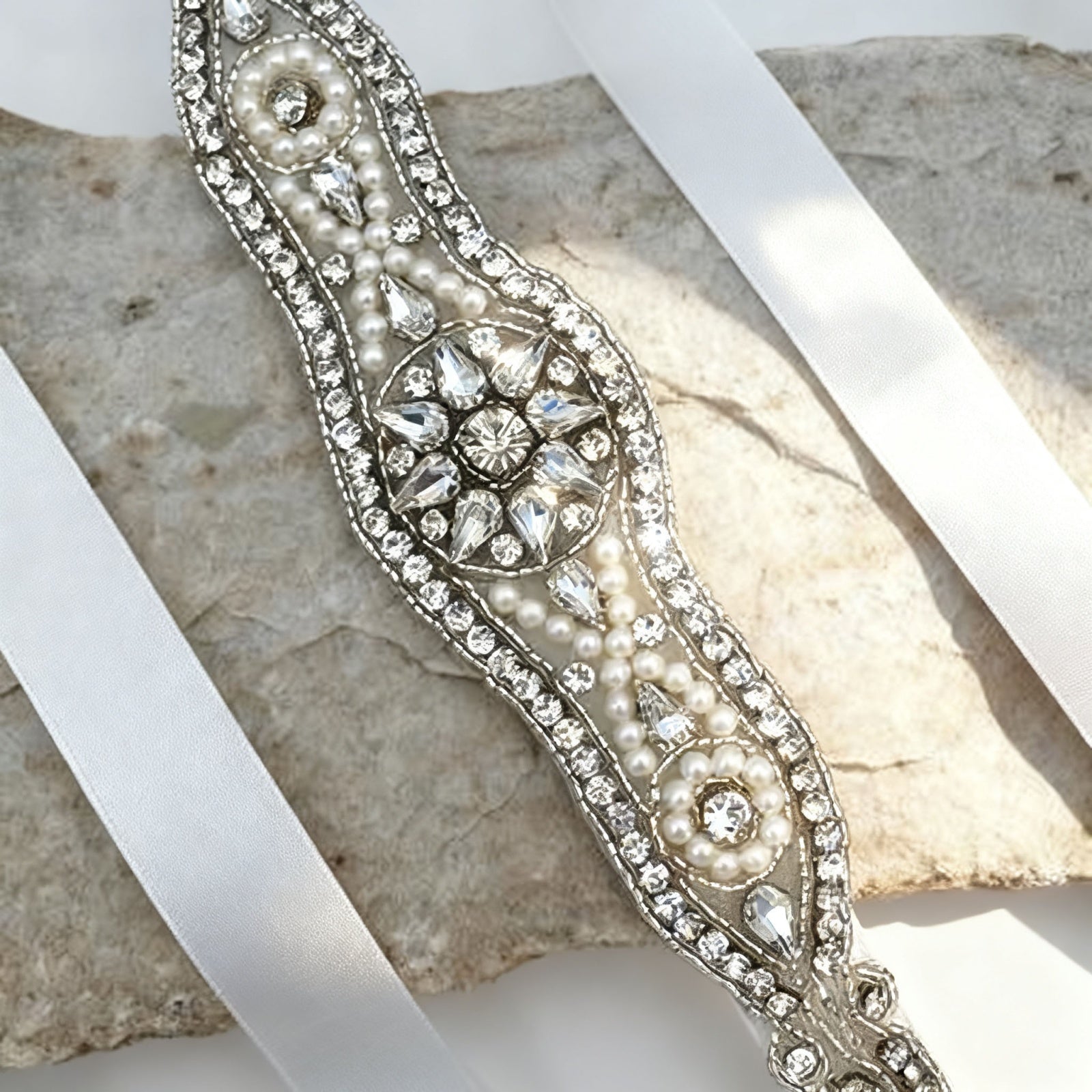 BS18 white rhinestone pearl belt