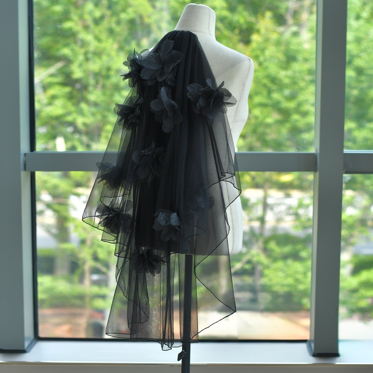 M178 black mesh veil