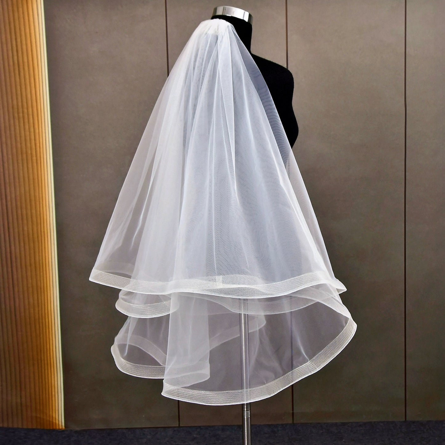 BRIDELLA BV69  Double Layer Short Fingertip Length Veil Bridal Veil Suitable For Wedding Party Registration With Hair Comb