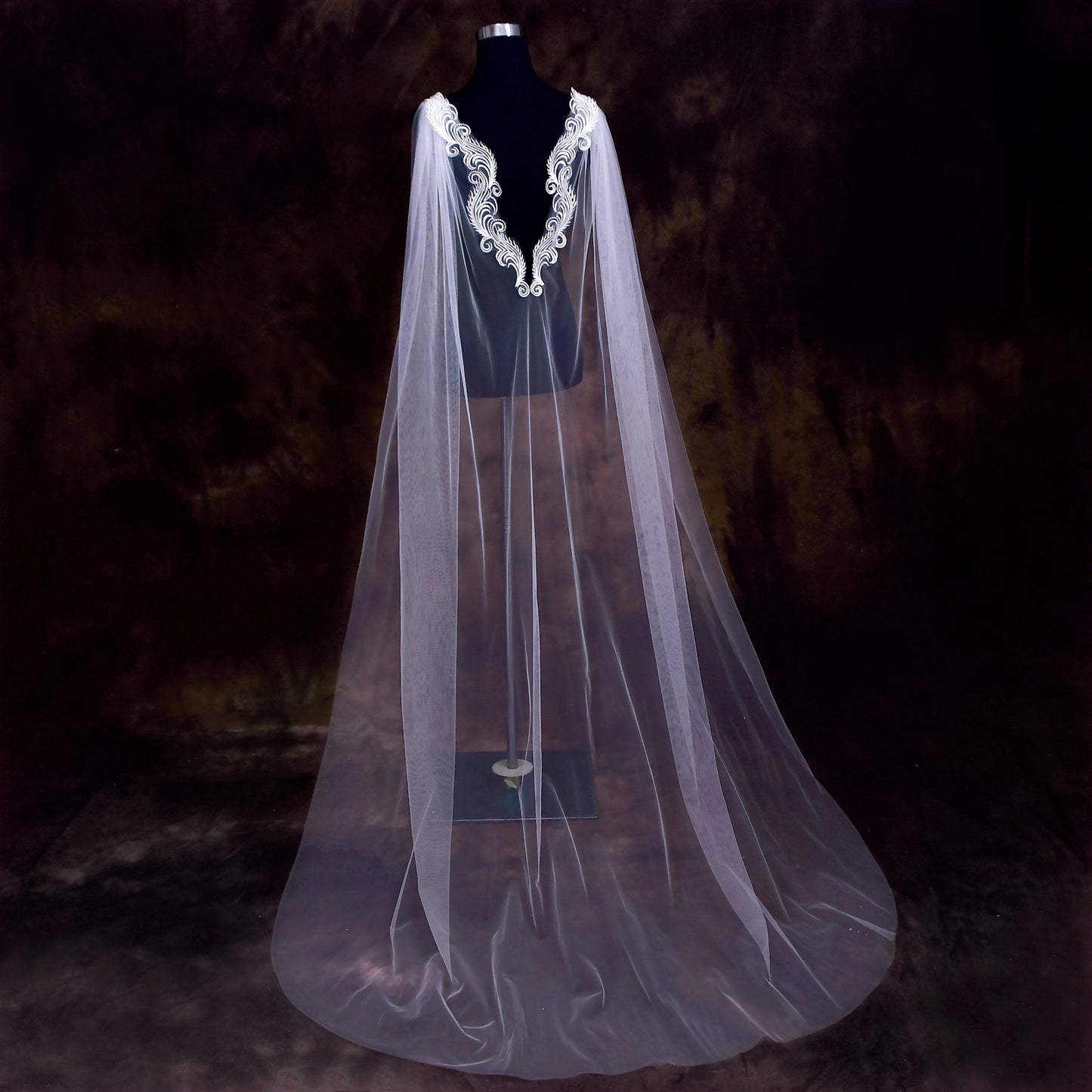 VG85-IY3 white lace mesh shawl