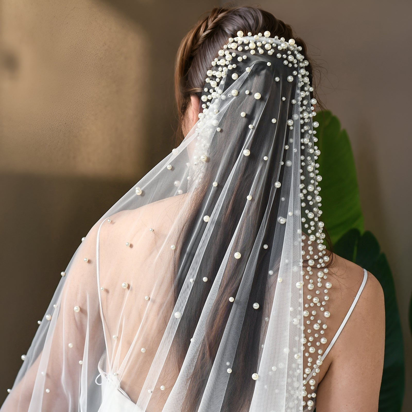 V263-IY3 ivory pearl mesh veil