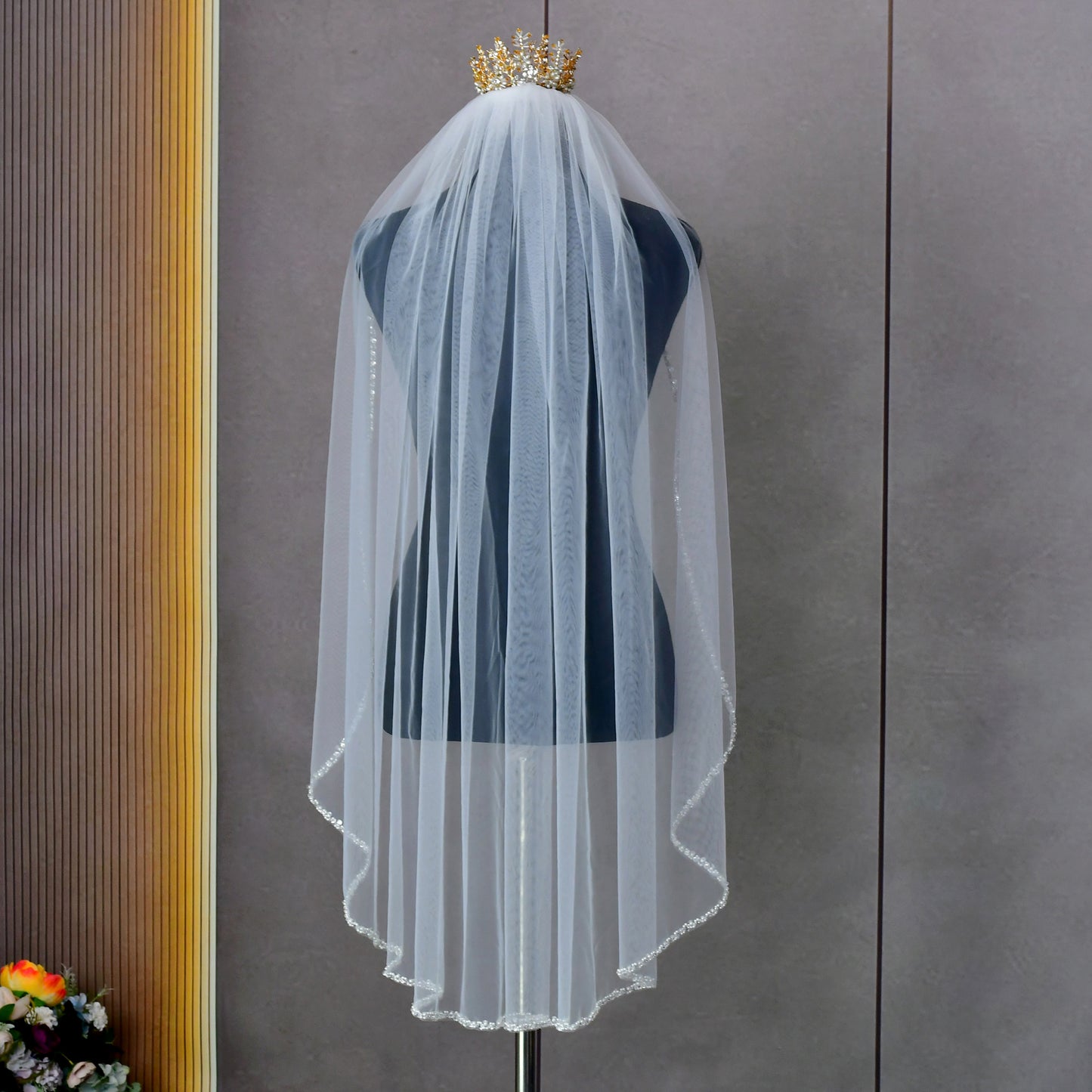 BRIDELLA BV134 1 Piece Handmade Beaded Sequined Single-Layer Fingertip Length Bridal Veil Suitable For Weddings And Wedding Photos With Hair Comb