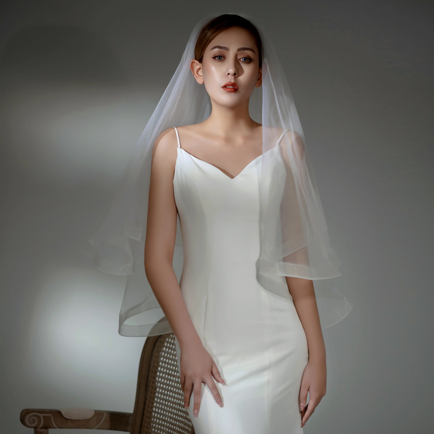 BRIDELLA BV69  Double Layer Short Fingertip Length Veil Bridal Veil Suitable For Wedding Party Registration With Hair Comb