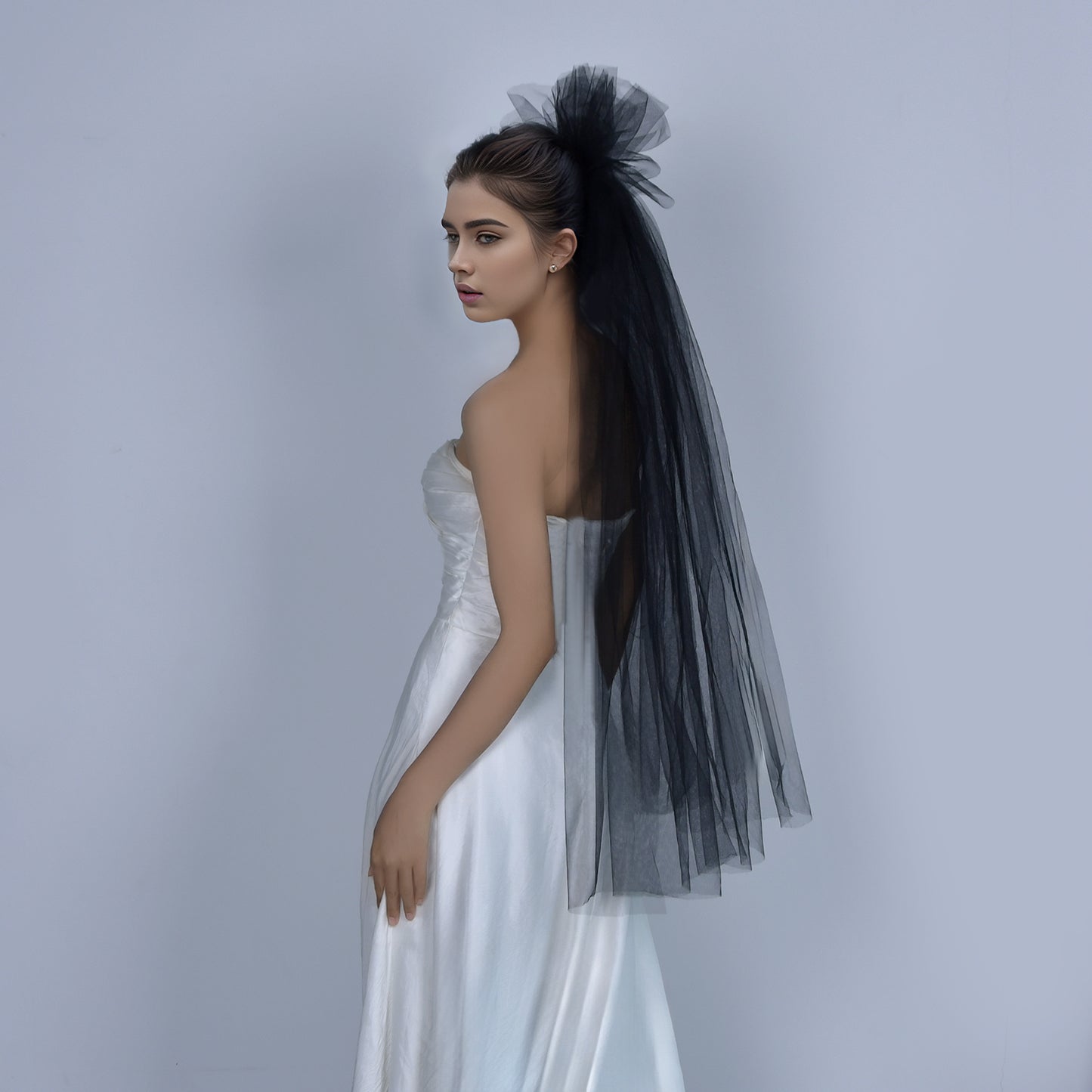 BRIDELLA BM125 Vintage Black Bridal Veil Classic Single-Layer Gothic Wedding Veil with Comb Exaggerated Flower Shaped Wedding Dress Accessories Halloween Cos Headwear