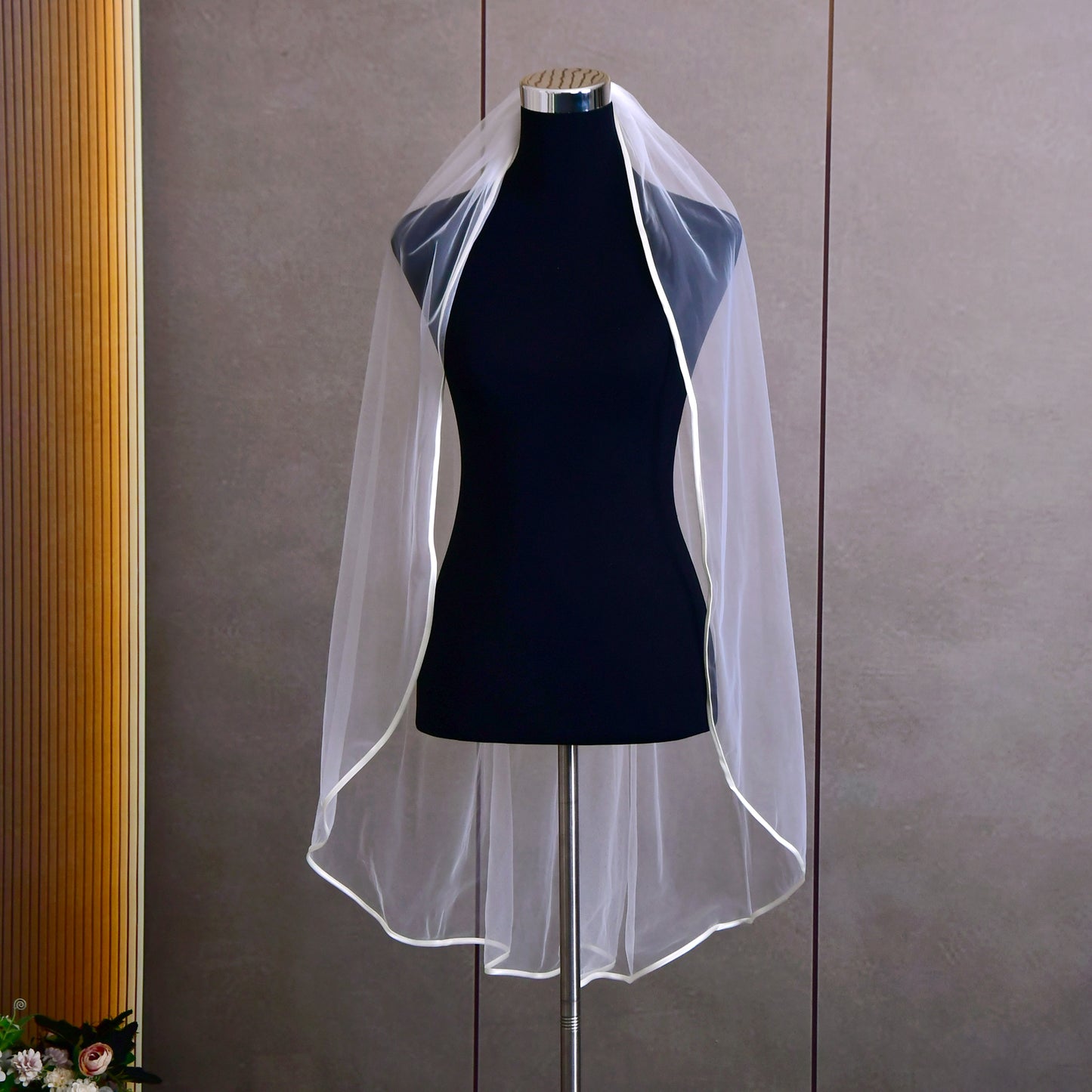 BRIDELLA BV21 Simple And Elegant Short Fingertip Length Bridal Veil With Satin Edge High Quality Bridal Fashion Veil
