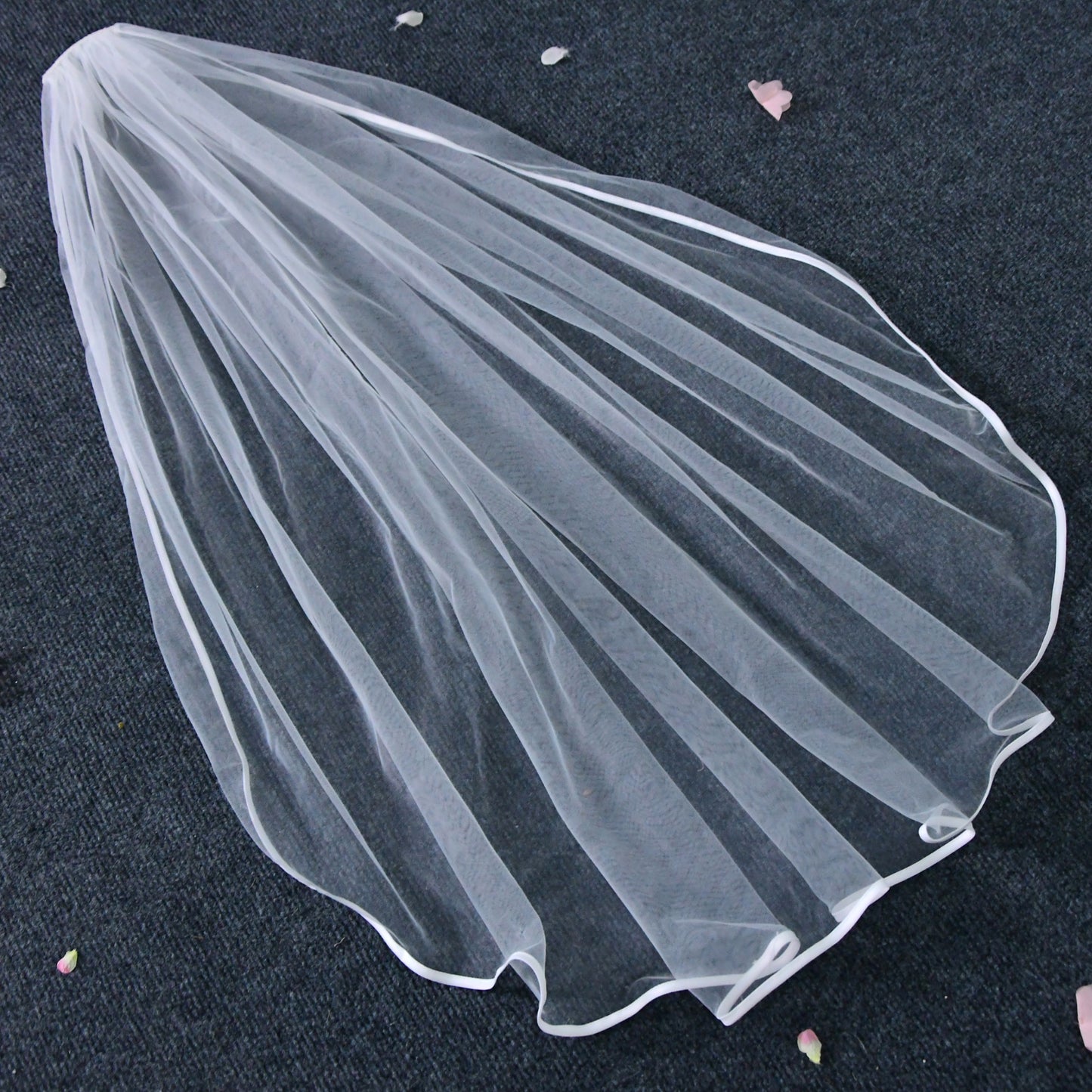 BRIDELLA BV21 Simple And Elegant Short Fingertip Length Bridal Veil With Satin Edge High Quality Bridal Fashion Veil