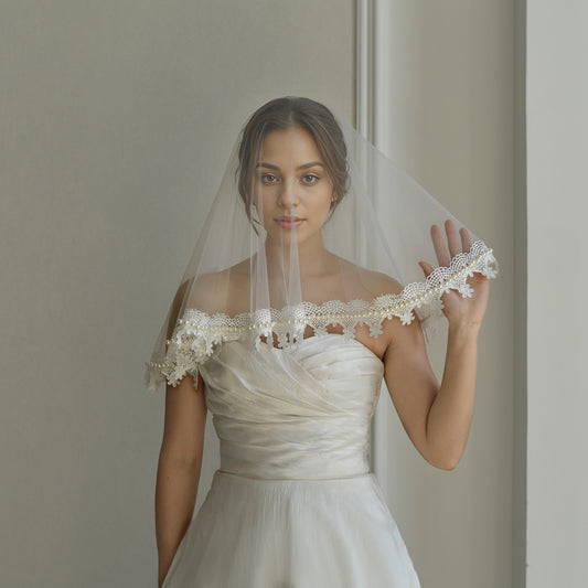 M98-I red pearl lace hair comb