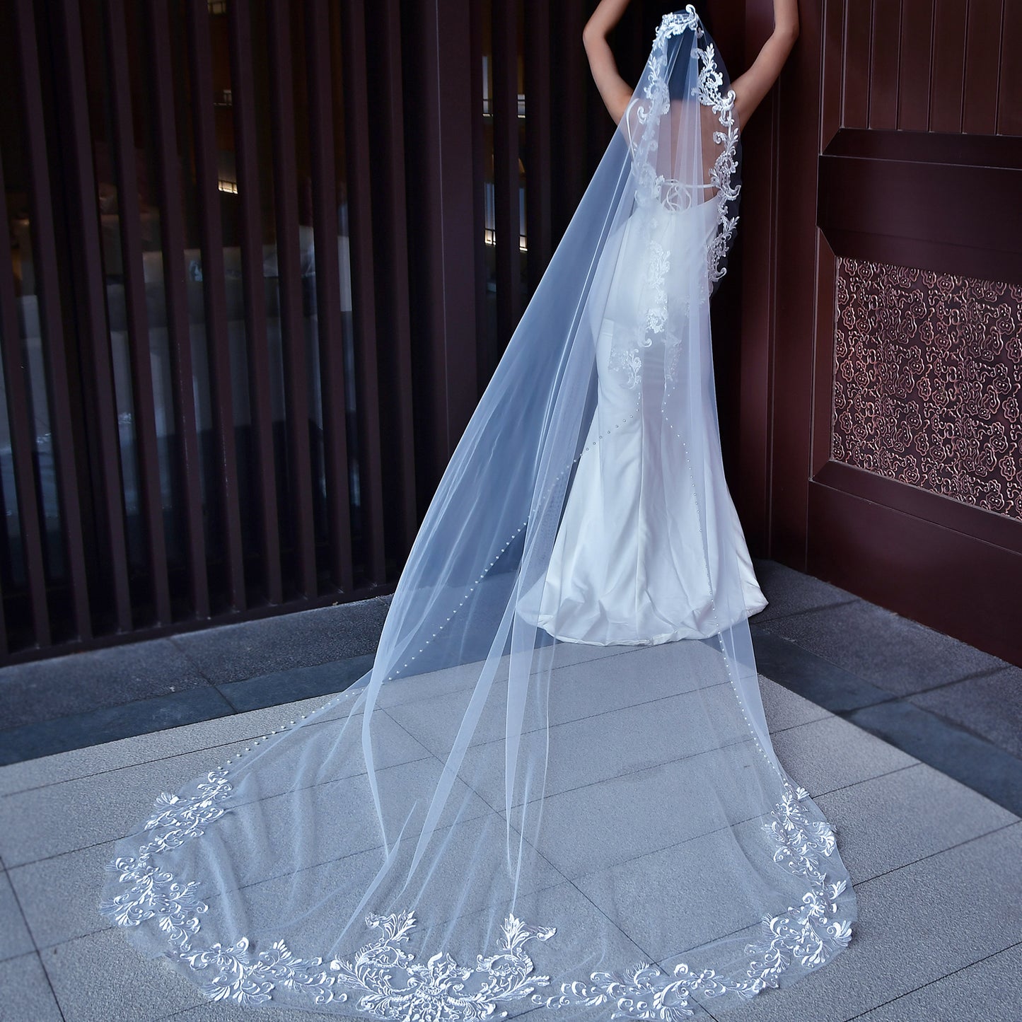 BRIDELLA BM45 Long Tailed Embroidered Edge Bridal Veil Without Hair Comb Bridal Accessories Women's Outdoor Lawn Photography