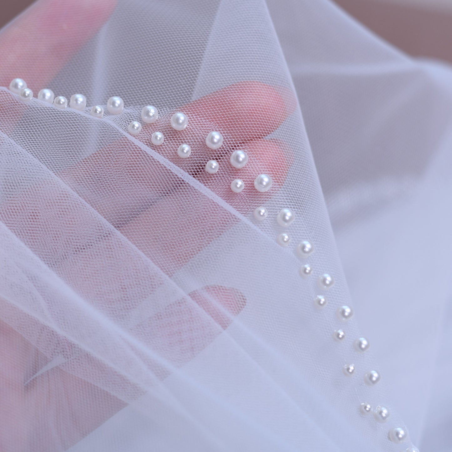 BRIDELLA BV35 Simple Single Layer Bridal Veil Fingertip Length Wavy Edge Pearl Beaded Veil