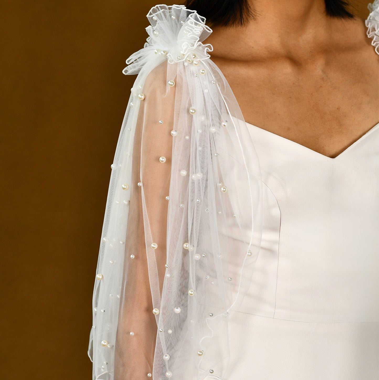 BRIDELLA BMG27 1 Pair Of Short Bridal Capes With Imitation Pearls And False Sleeves To Cover The Arms, Suitable For All Kinds Of Dresses