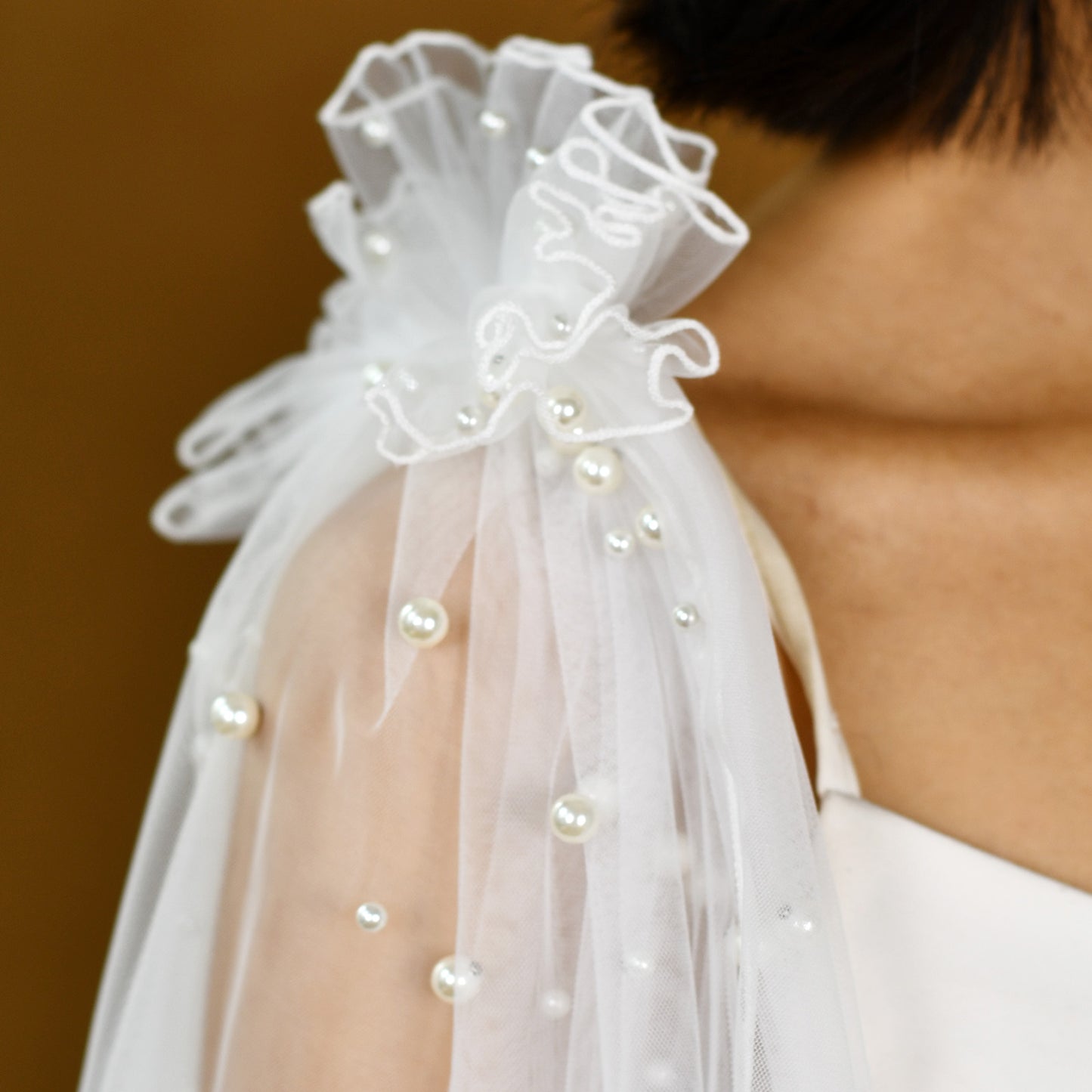 BRIDELLA BMG27 1 Pair Of Short Bridal Capes With Imitation Pearls And False Sleeves To Cover The Arms, Suitable For All Kinds Of Dresses