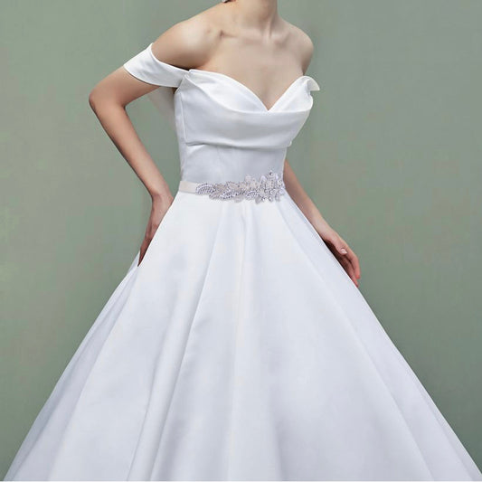 BS110 off white rhinestone belt