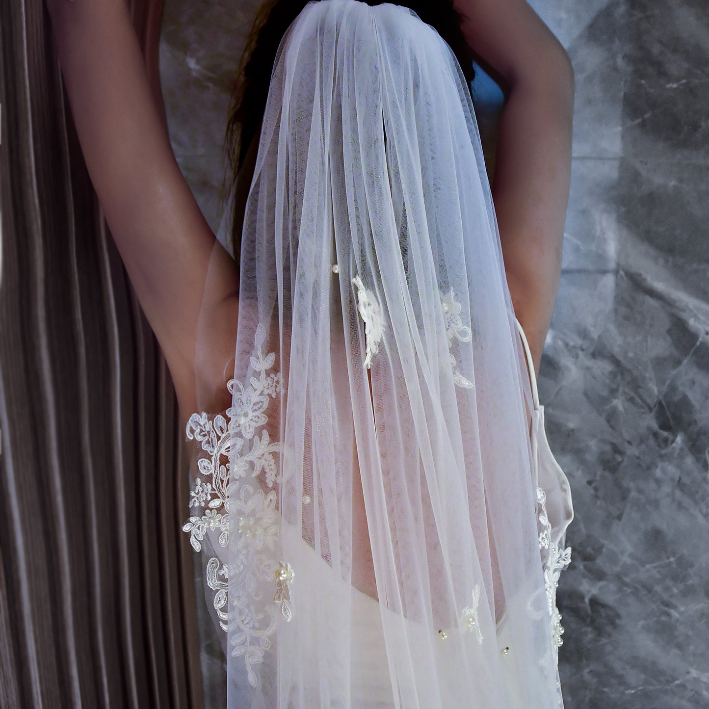BRIDELLA BM33 Single Layer Short Embroidery Decorated With Hair Comb Bridal Veil