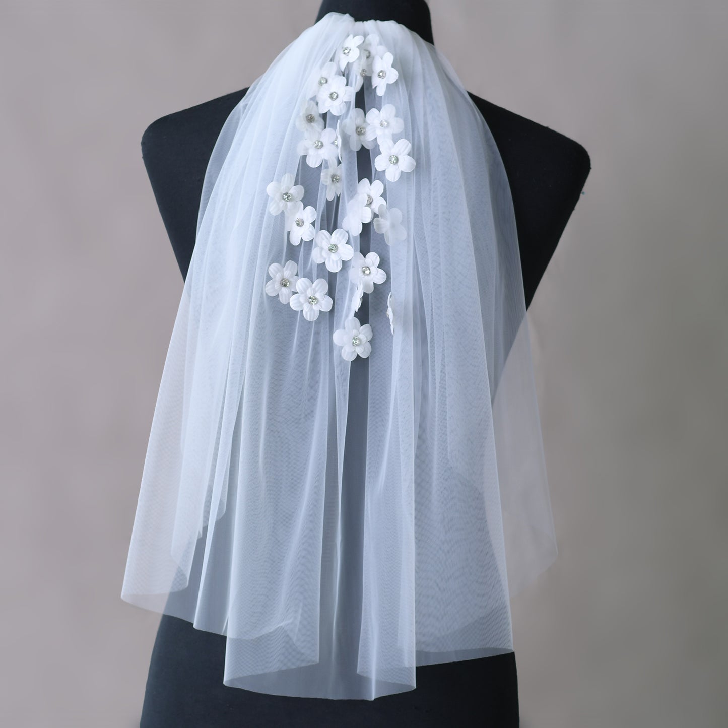 BRIDELLA BV46 Exquisite 3D Flower Shape Elbow Veil Single Layer With Comb Bridal Style Festive Hair Accessories