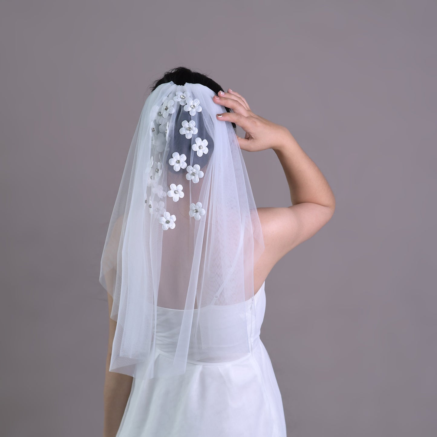 BRIDELLA BV46 Exquisite 3D Flower Shape Elbow Veil Single Layer With Comb Bridal Style Festive Hair Accessories