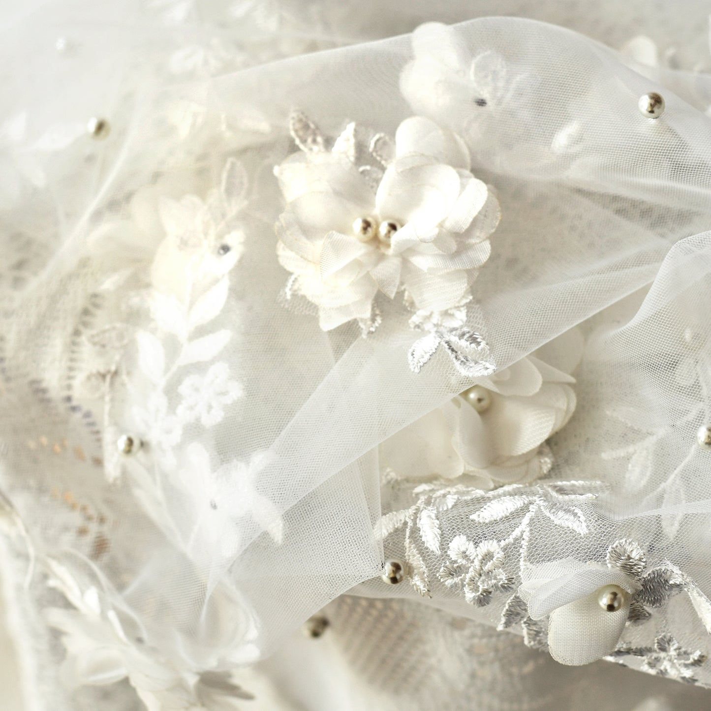 BRIDELLA BV52 Romantic Waltz Length 3D Floral Veil White Single-Layer Mesh with Comb