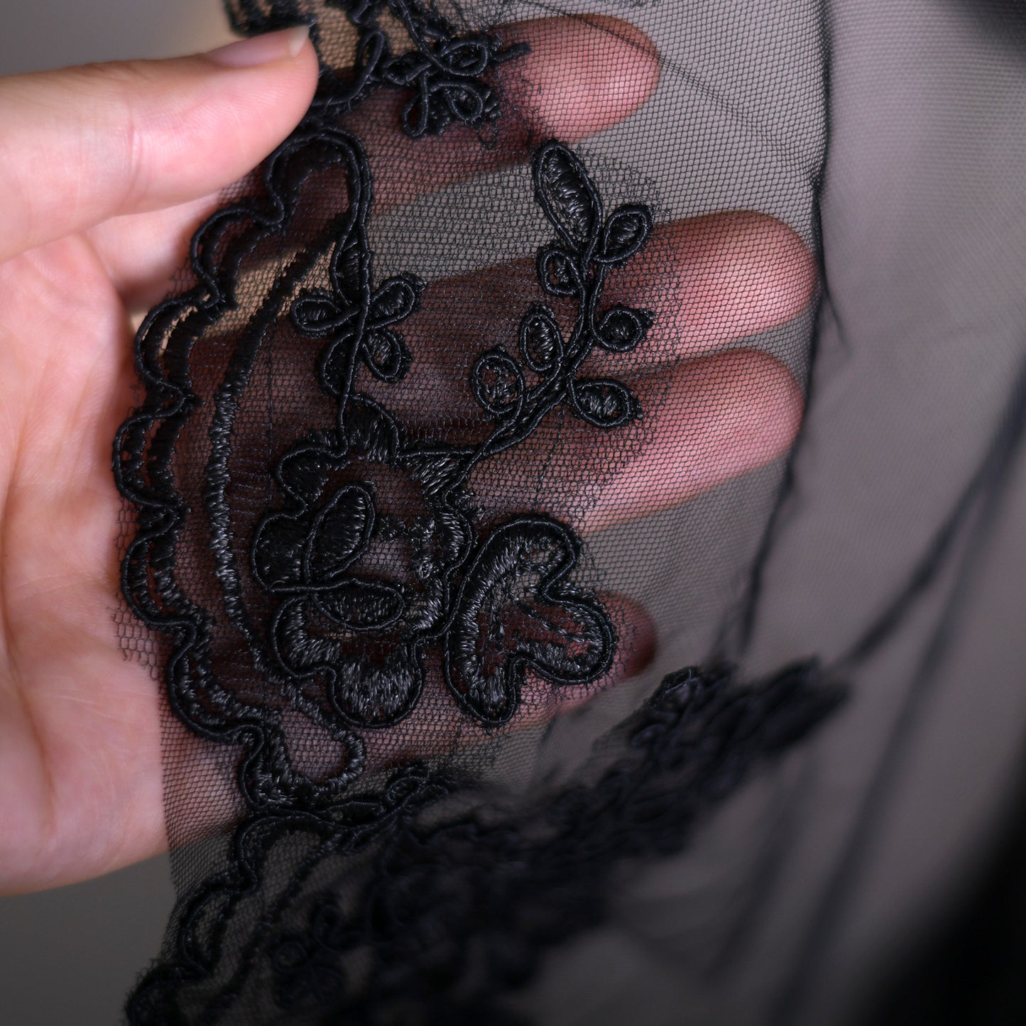 BRIDELLA BV65 Gothic Black Single Layer Mesh Veil Comb Free Lace Edge Wedding Hijab Role Play Props