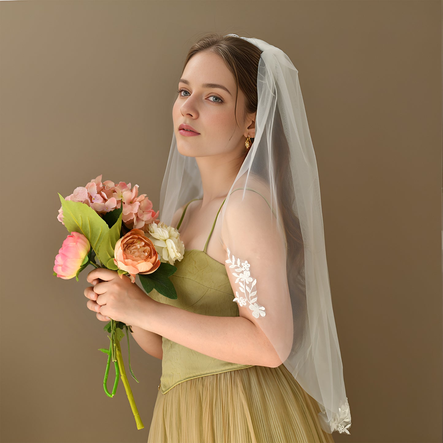 BRIDELLA BV104 Simple Single-Layer Embroidered Plant Shape Decoration Elbow-Length Bridal Wedding Veil With Comb
