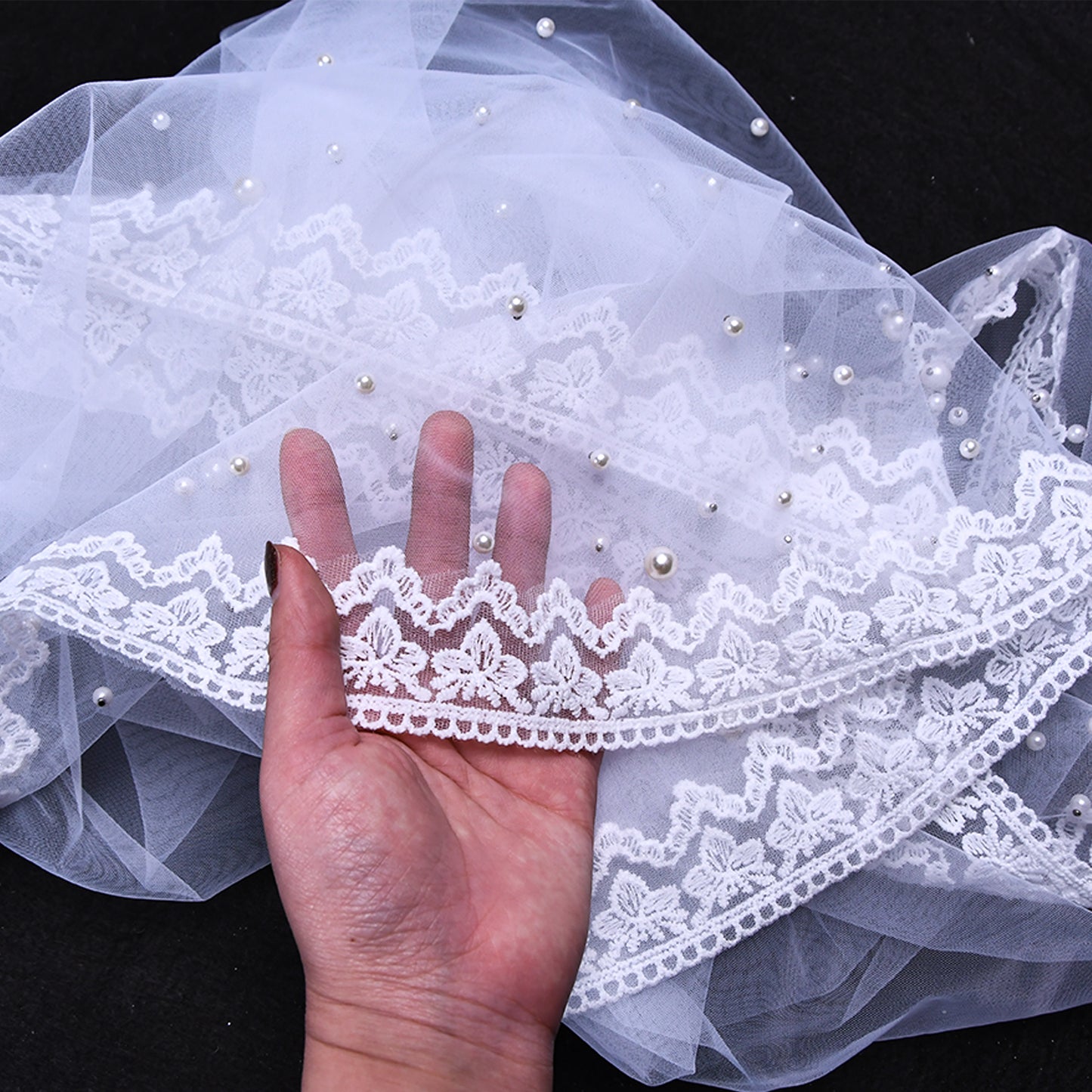 BRIDELLA BV168 Delicate Lace Embroidered Short Bridal Veil With Comb And Pearl Embroidery Fingertip Length