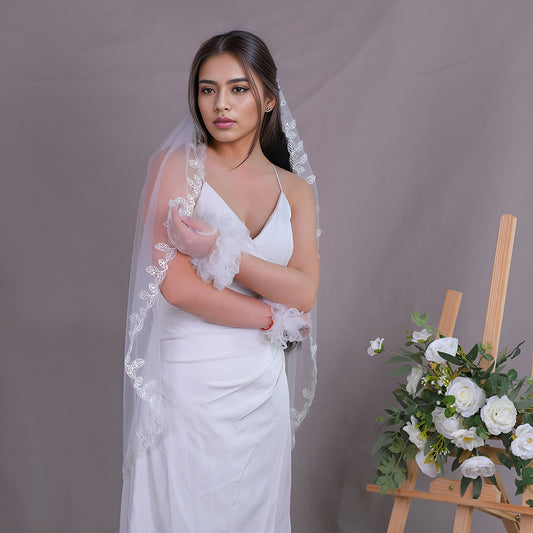 BRIDELLA BV201 Colorful Lace Plant Leaf Decoration Exquisite Short Fingertip Length Single Layer Wedding Veil With Comb