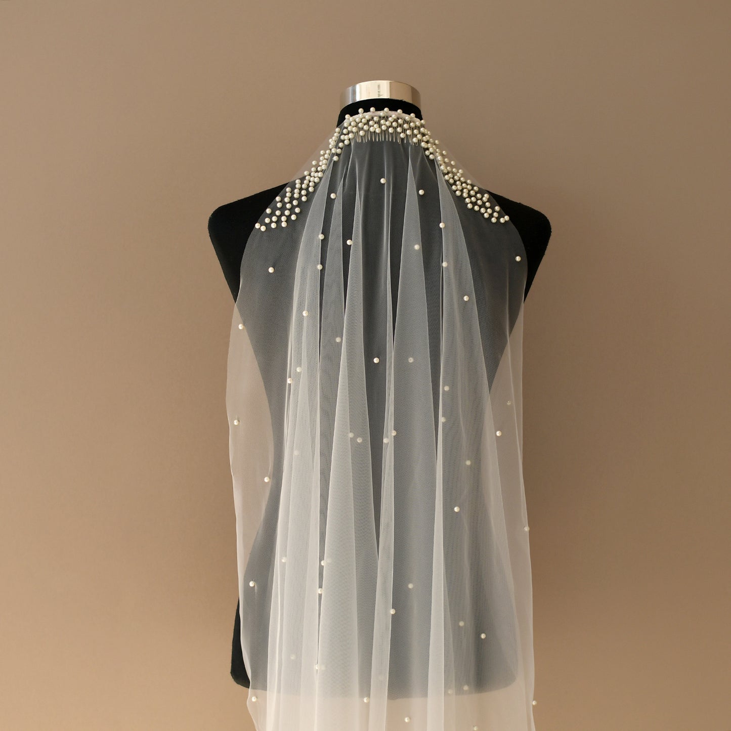 BRIDELLA BV172 Minimalist Pearl Veil Perfect For A Single-Layer Bridal Wedding Or Bachelorette Party Look