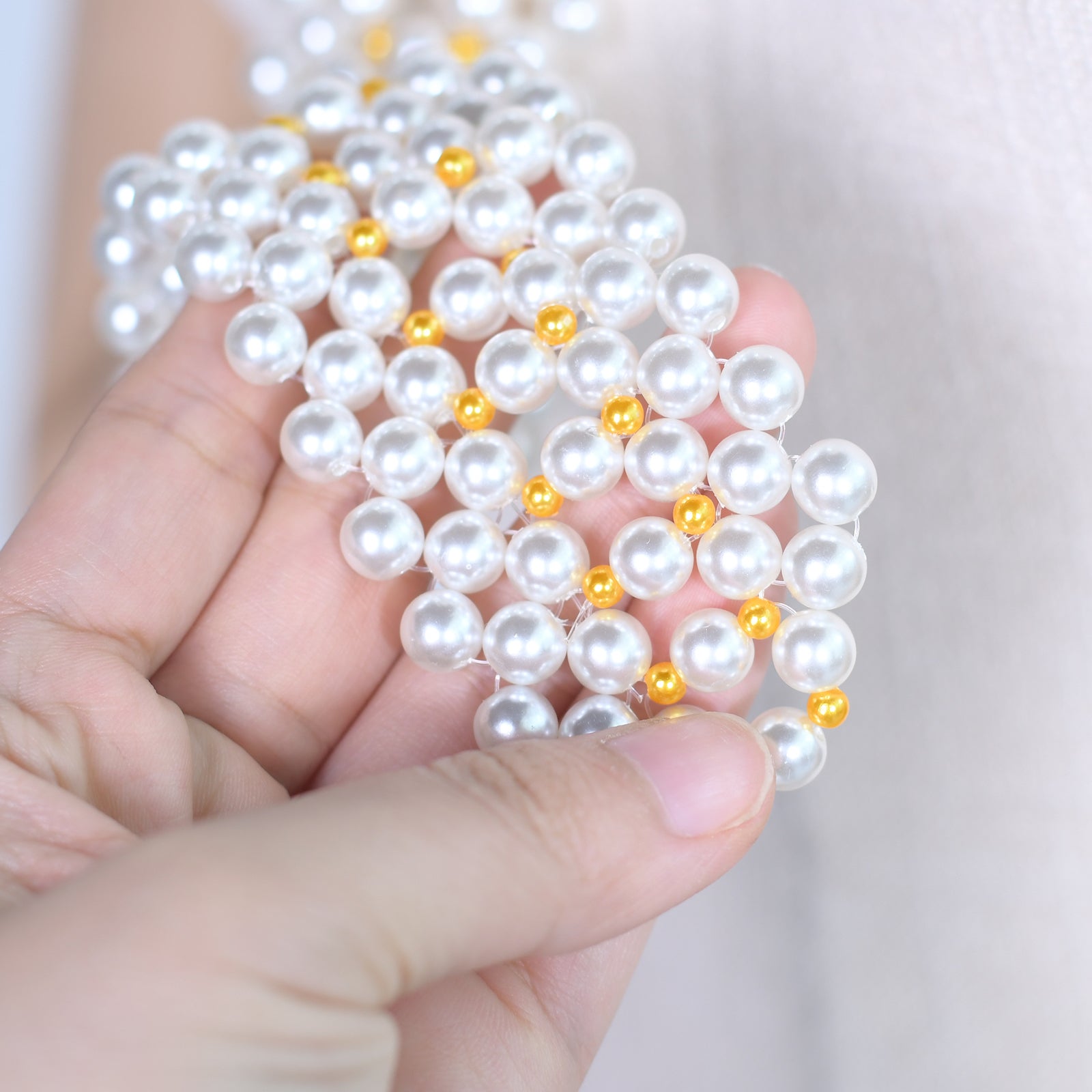 VG98 white pearl shawl