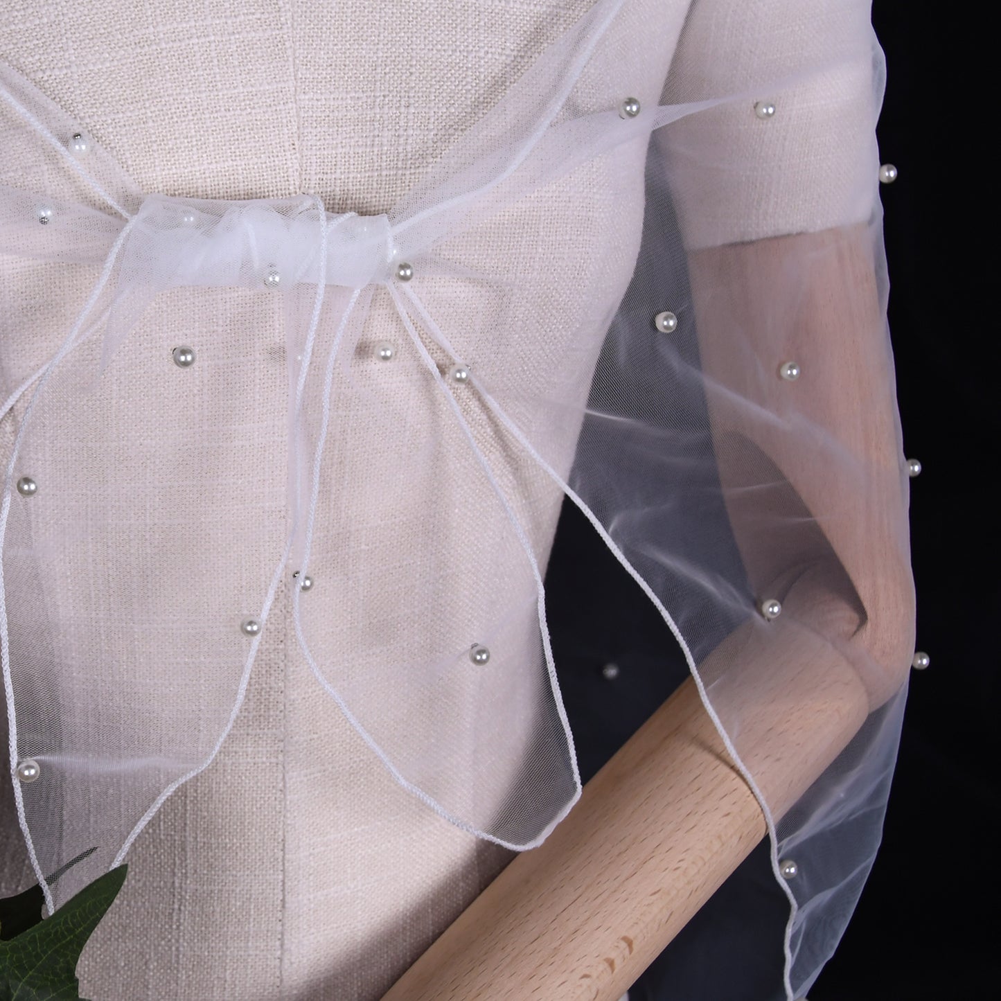 VG86-I white pearl mesh shawl