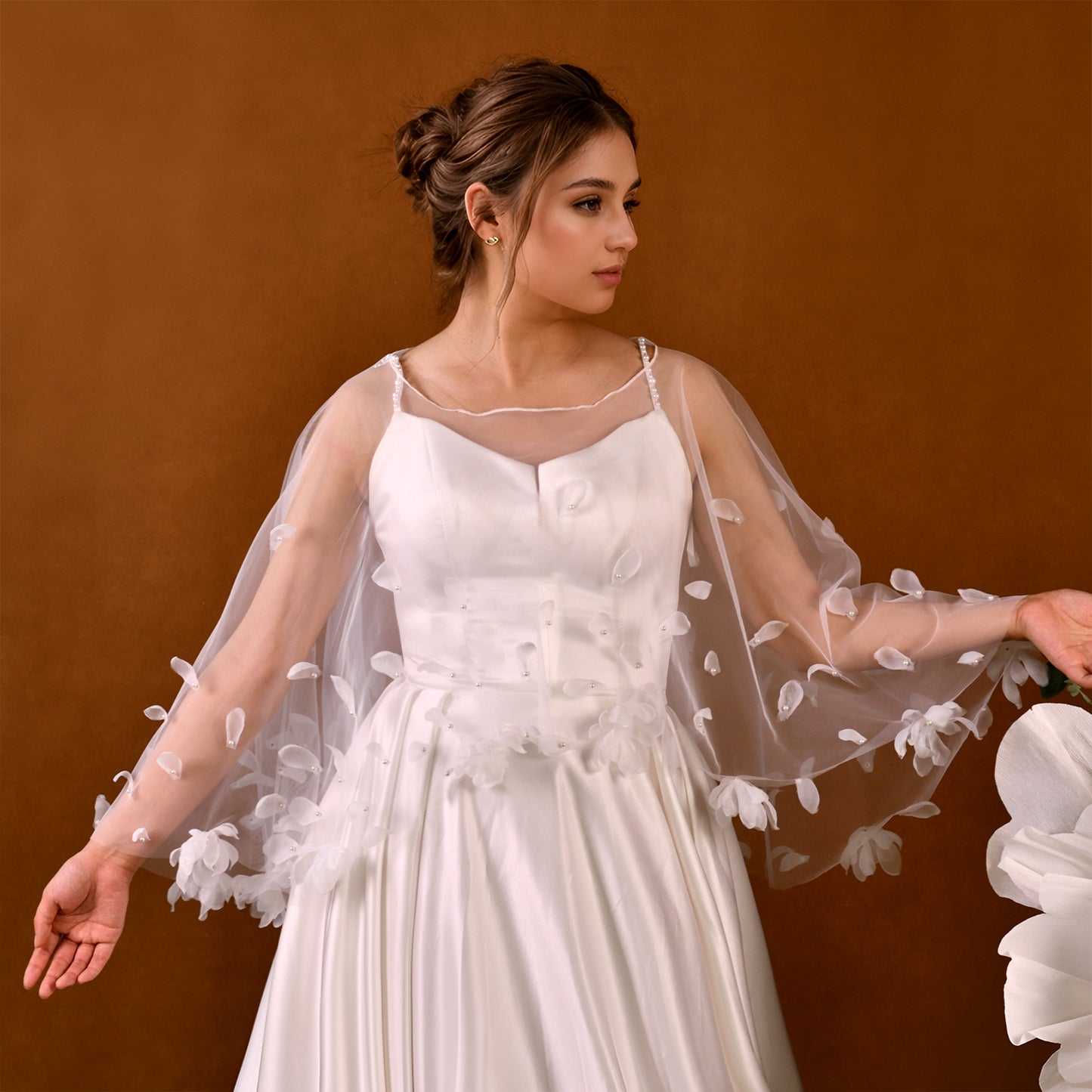 MG35-I white pearl mesh shawl