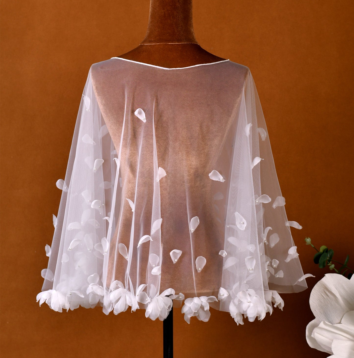 MG35-I white pearl mesh shawl